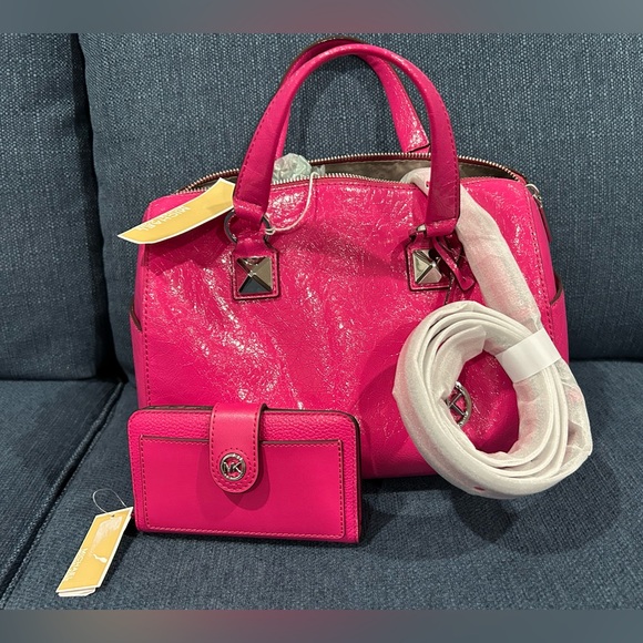 Michael Kors Grayson Medium Duffle
Satchel and Matching Wallet NWT - Picture 1 of 16